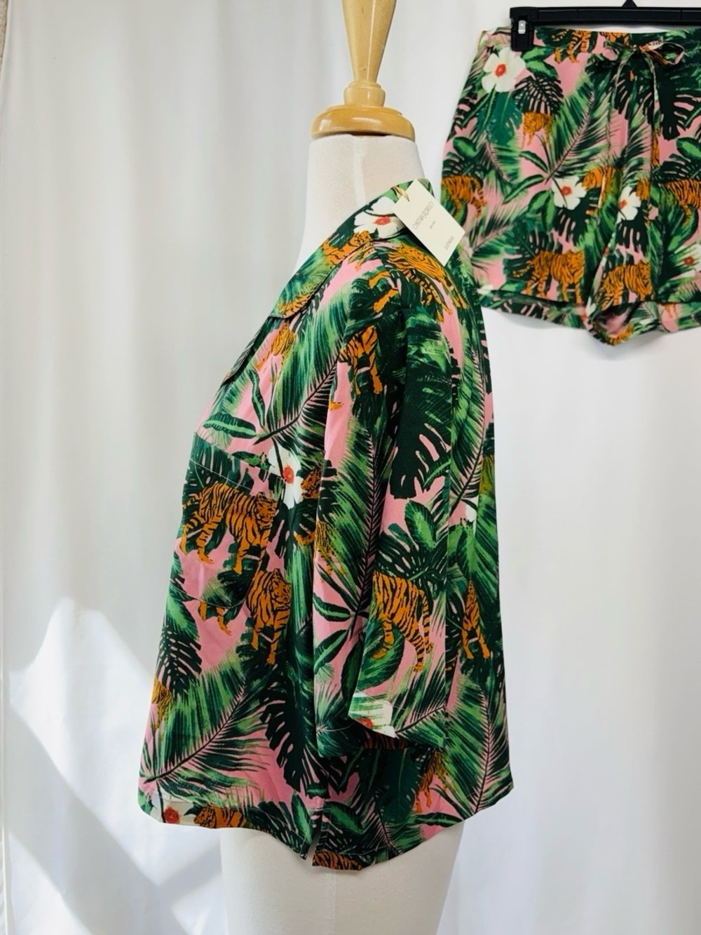 CYNTHIA ROWLEY SIZE XL~WOMEN’S TIGER JUNGLE PRINT PAJAMA SHORT TOP SET TROPICAL - Picture 3 of 16